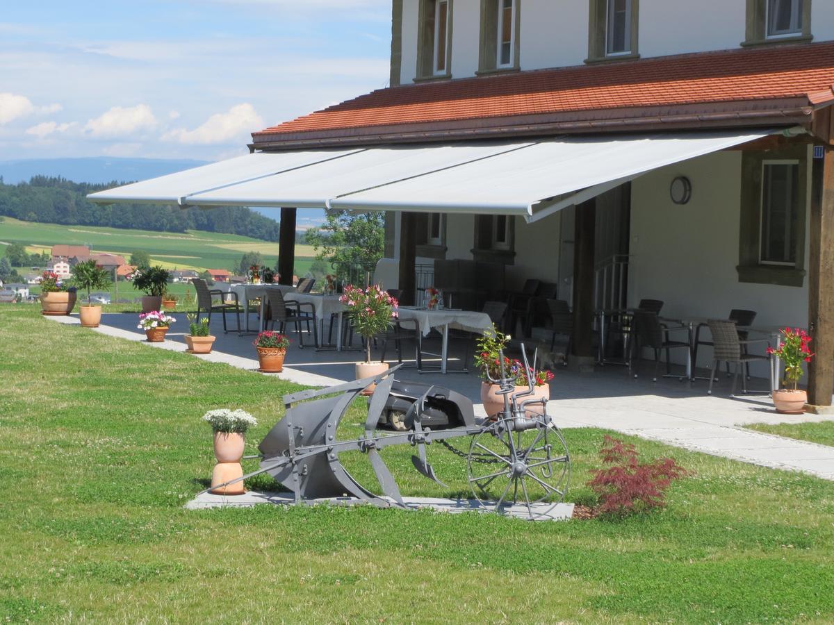 Le Relais Du Chateau Monney Cournillens Exterior photo